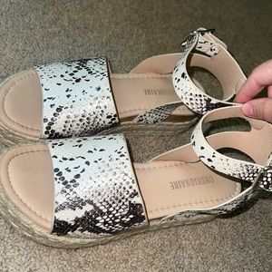 Cushionaire wedge like sandals